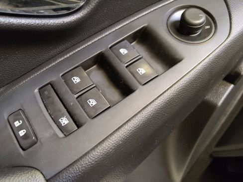 Used 2018 Chevrolet Trax LT w/ LT Convenience Package image 27