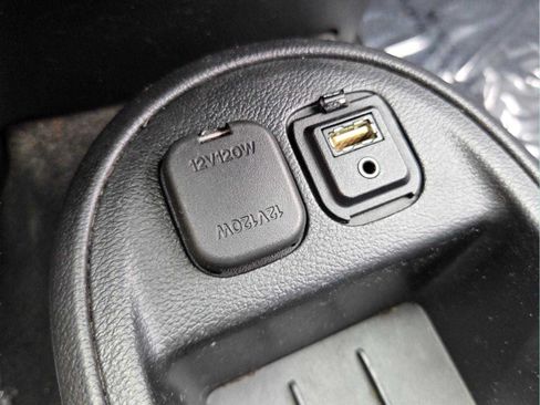 Used 2014 MAZDA MAZDA2 Sport FWD image 24