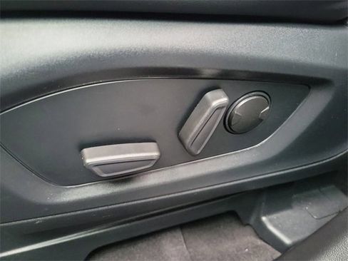 Used 2023 Ford Explorer XLT w/ Equipment Group 202A image 11