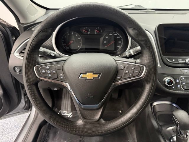Used 2025 Chevrolet Malibu LT FWD image 17
