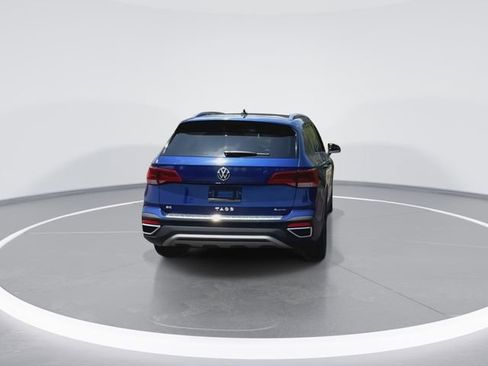 Used 2023 Volkswagen Taos SE w/ Black Wheel Package AWD/4WD image 9