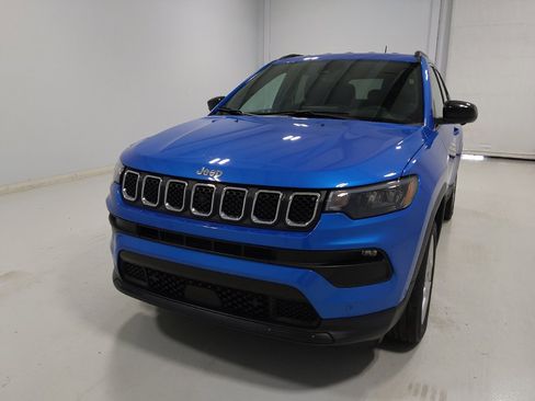 Used 2023 Jeep Compass Latitude AWD/4WD image 15