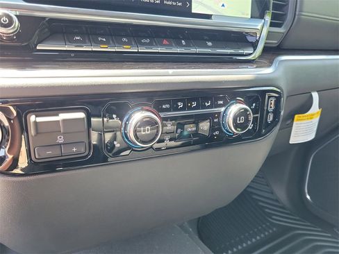 New 2025 GMC Sierra 1500 SLE w/ Preferred Package image 25