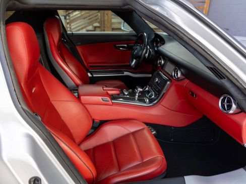 Used 2011 Mercedes-Benz SLS AMG Coupe image 19
