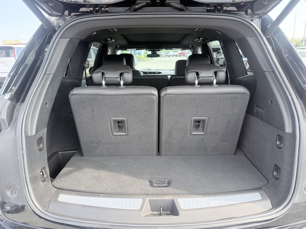 Used 2022 Cadillac XT6 Sport AWD/4WD image 16