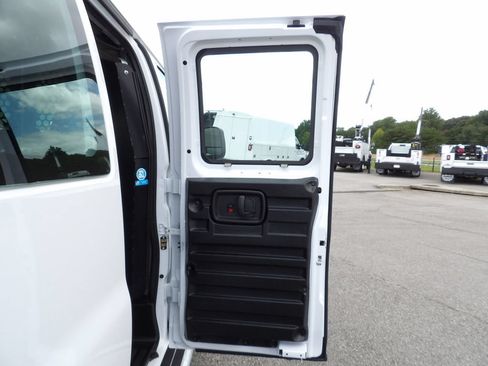 Used 2025 Chevrolet Express 2500 w/ Driver Convenience Package RWD image 26