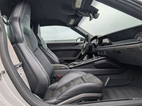 Certified 2022 Porsche 911 Targa 4 GTS image 17