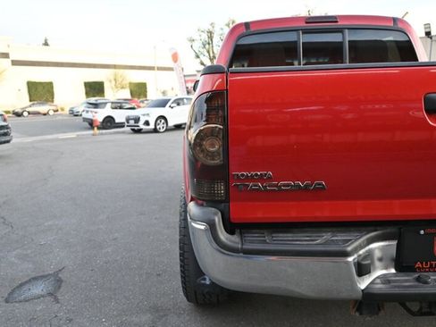 Used 2013 Toyota Tacoma 4x4 Double Cab w/ SR5 Pkg image 9