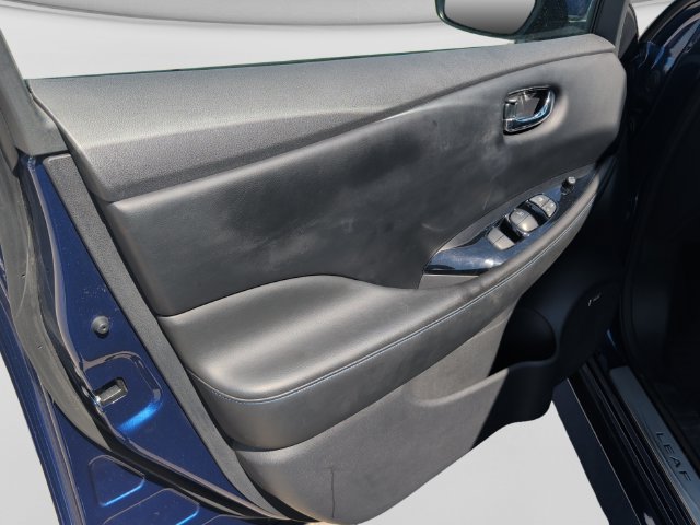Used 2018 Nissan Leaf SL w/ SL Technology Package FWD image 10