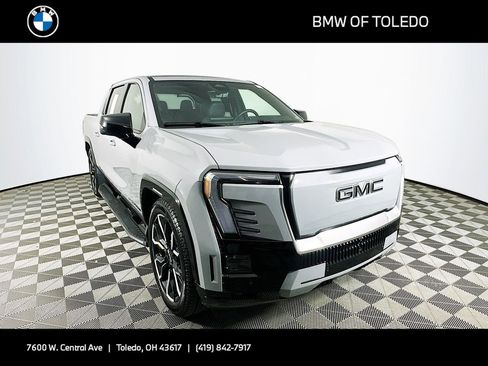 Used 2025 GMC Sierra EV Denali image 1
