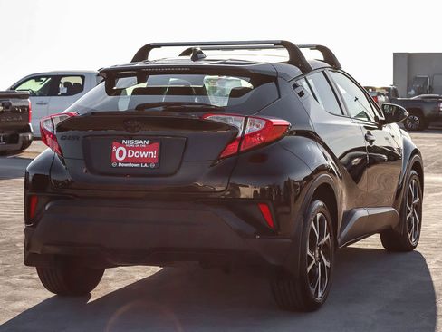 Used 2020 Toyota C-HR XLE FWD image 4