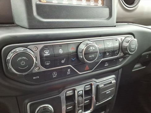 Used 2021 Jeep Wrangler Unlimited Sport AWD/4WD image 21