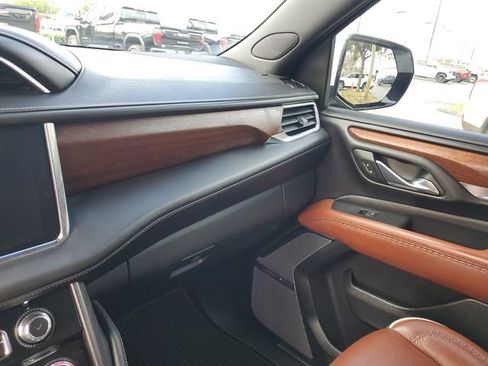 Used 2023 GMC Yukon Denali Ultimate image 25