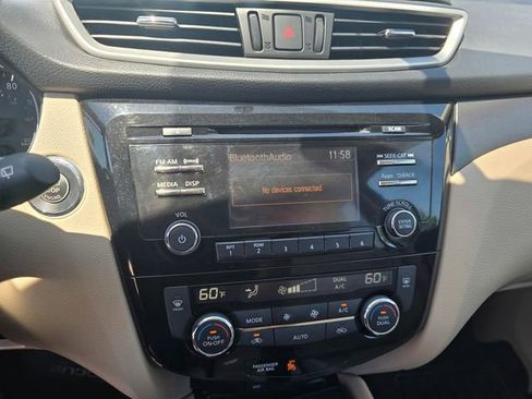 Used 2016 Nissan Rogue SV w/ SV Moonroof Package AWD/4WD image 24