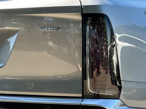 Used 2026 Cadillac Vistiq Luxury image 14