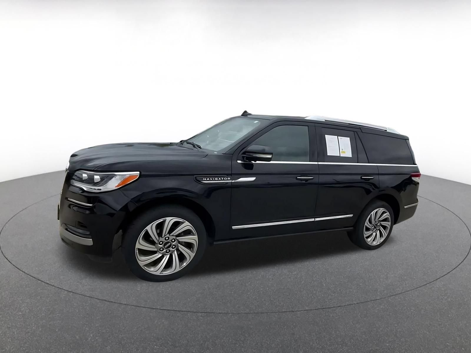 Used 2022 Lincoln Navigator Reserve RWD image 7