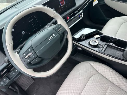 New 2025 Kia EV6 Wind image 10