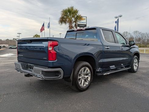 Used 2019 Chevrolet Silverado 1500 LTZ w/ LTZ Premium Package image 5
