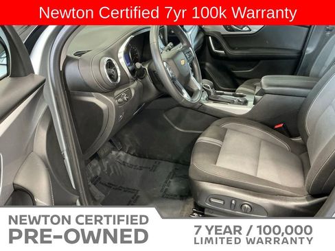Used 2025 Chevrolet Blazer LT FWD image 4