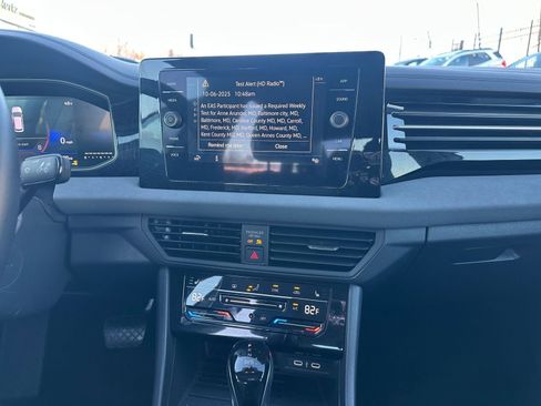 Used 2025 Volkswagen Jetta SE image 18