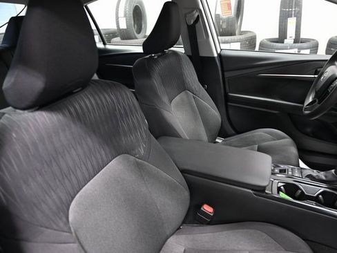 Used 2025 Toyota Camry LE image 8