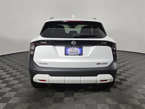 New 2025 Nissan Kicks SR w/ SR Premium Package image 5