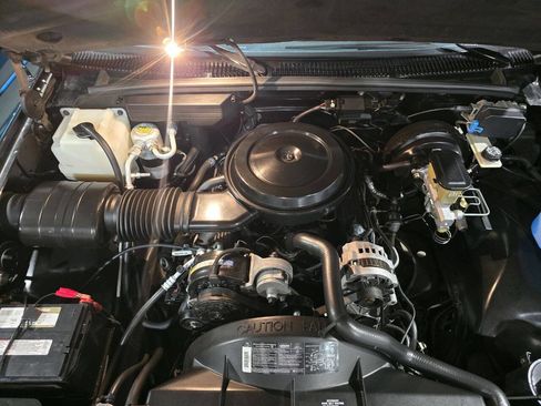 Used 1990 Chevrolet Silverado 1500 2WD Regular Cab image 48
