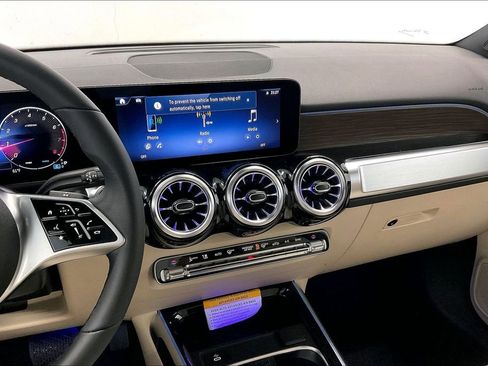 New 2026 Mercedes-Benz GLB 250 image 6