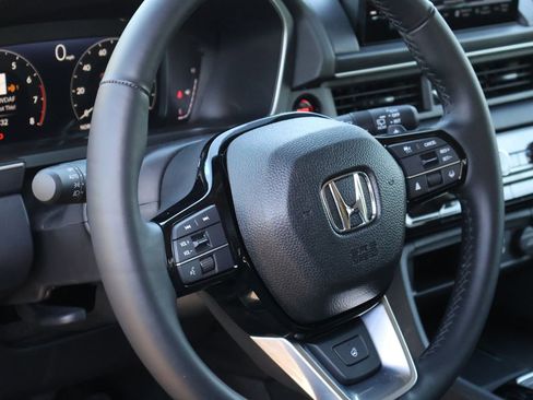 Certified 2025 Honda Pilot Elite image 18