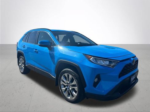 Used 2021 Toyota RAV4 XLE Premium AWD/4WD image 5