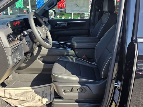 New 2026 Chevrolet Suburban Premier image 16