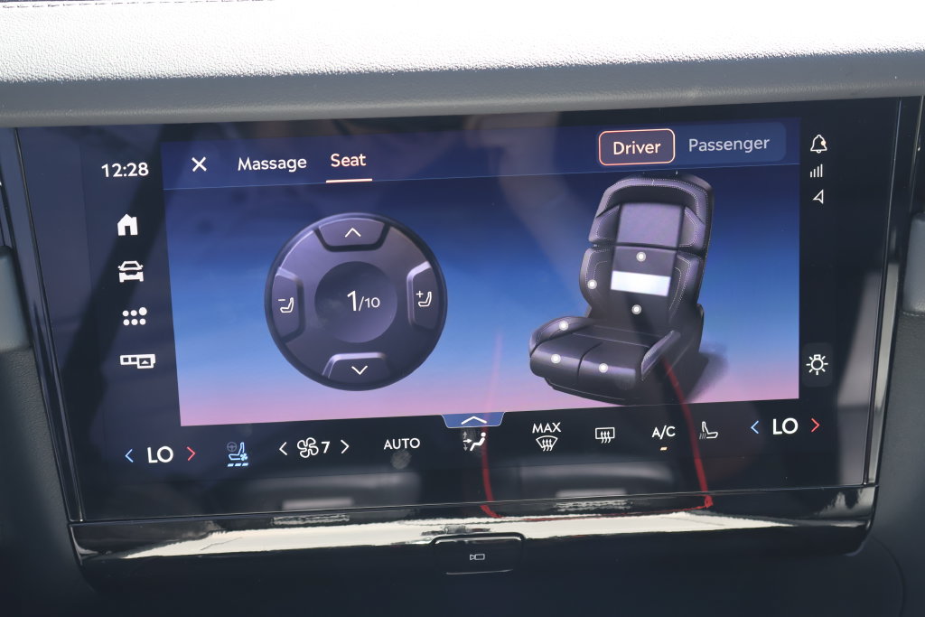 New 2027 Lincoln Navigator Reserve AWD/4WD image 11