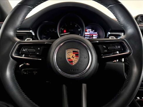 Used 2023 Porsche Macan AWD/4WD image 18