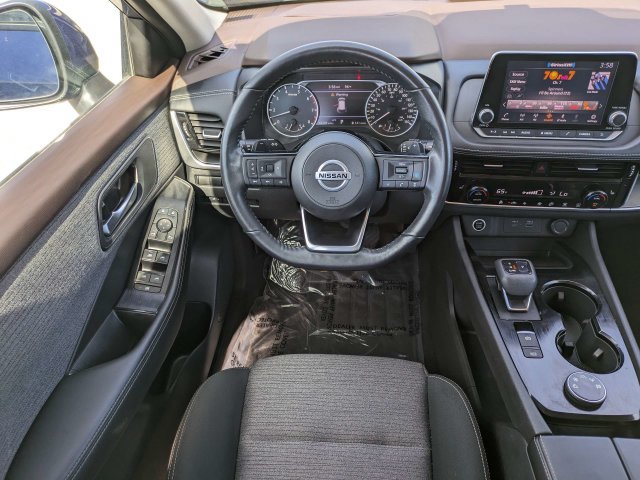 Used 2021 Nissan Rogue SV AWD/4WD image 16
