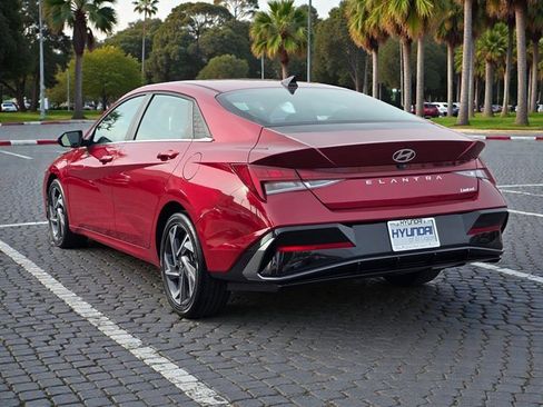 Certified 2025 Hyundai Elantra Limited image 6