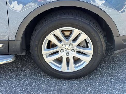 Used 2018 Ford Explorer XLT AWD/4WD image 7