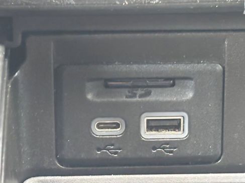 Used 2021 GMC Yukon Denali RWD image 7