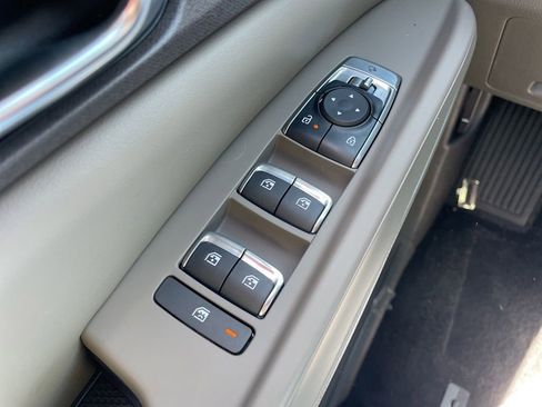 New 2026 Kia Carnival EX FWD image 24