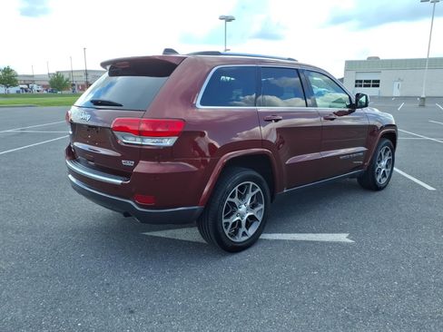 Used 2018 Jeep Grand Cherokee Limited AWD/4WD image 4