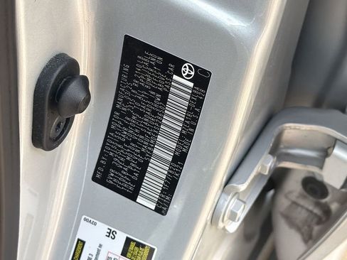 Used 2025 Toyota Corolla LE FWD image 4