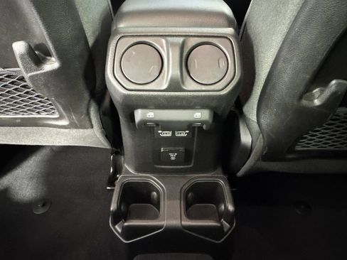 Certified 2025 Jeep Wrangler Unlimited Rubicon AWD/4WD image 38