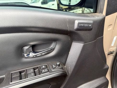 Used 2023 Nissan Titan PRO-4X w/ Pro-4x Convenience Package AWD/4WD image 6