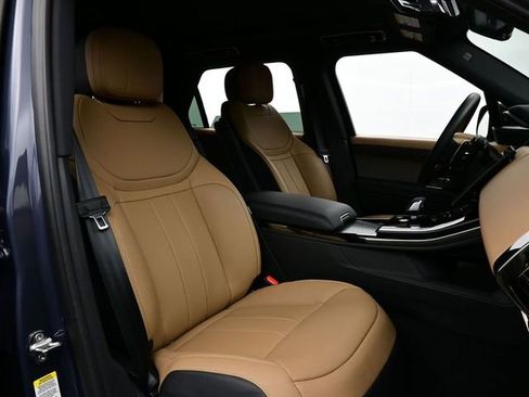 Used 2025 Land Rover Range Rover Sport Dynamic SE image 17