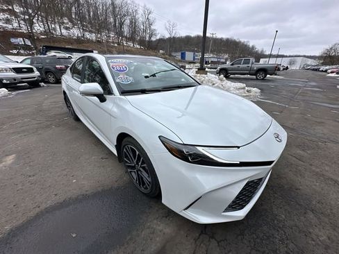 Used 2025 Toyota Camry XLE image 11