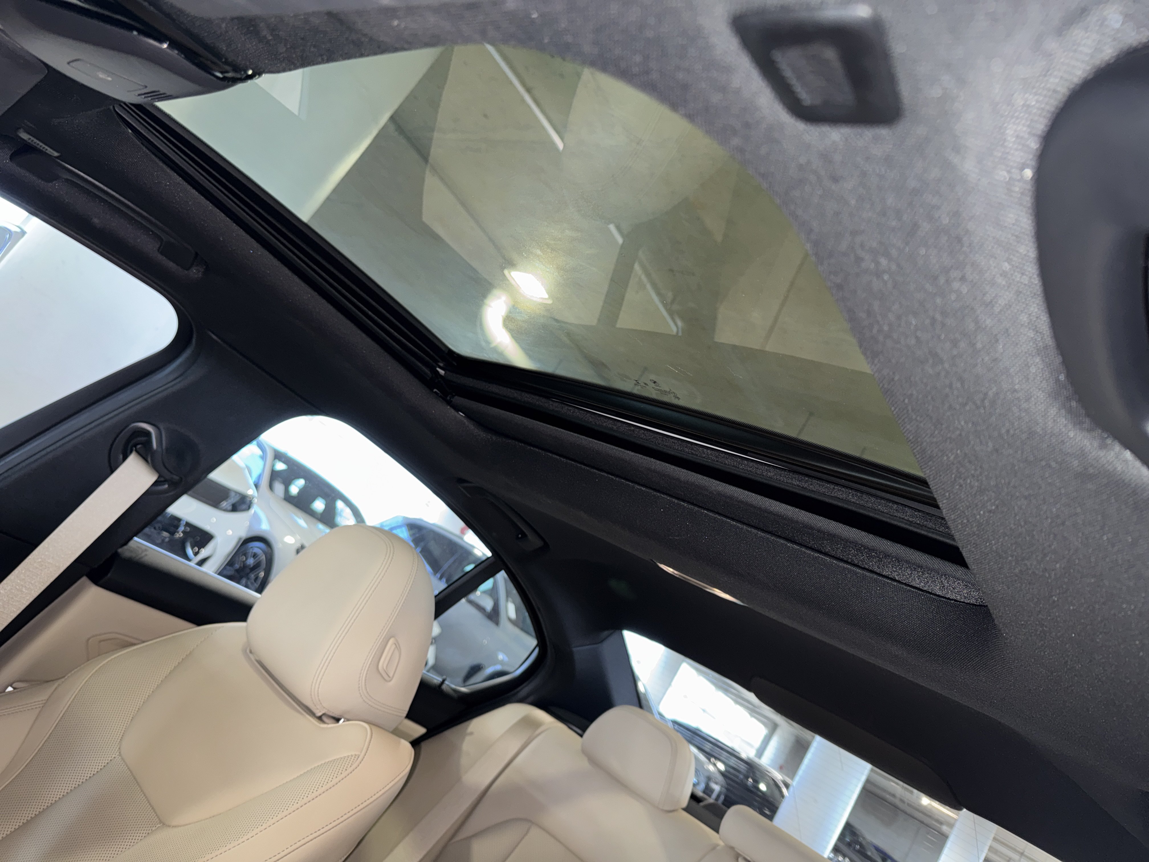 Used 2022 BMW 330i Sedan w/ Driving Assistance Package RWD image 16