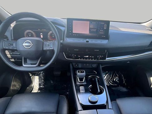 Used 2026 Nissan Rogue SL AWD/4WD image 16