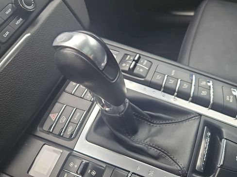 Used 2017 Porsche Macan S image 34