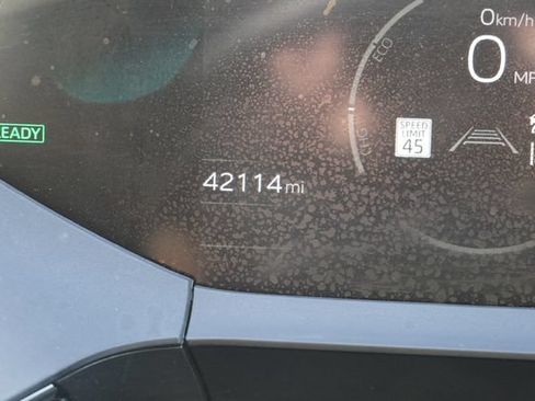 Used 2024 Toyota Prius XLE FWD image 29