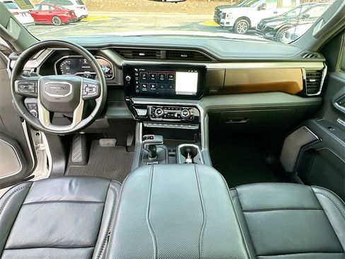 Used 2024 GMC Sierra 1500 Denali w/ Denali Reserve Package image 3