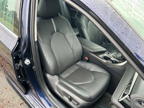 Used 2022 Toyota Camry XSE image 14